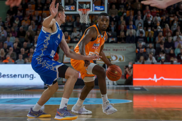 刚刚履新的 刚刚履新的