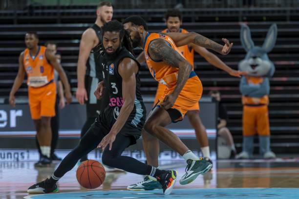 两队如何进 两队如何进