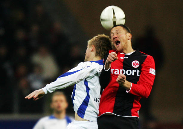 逼到悬崖边 逼到悬崖边