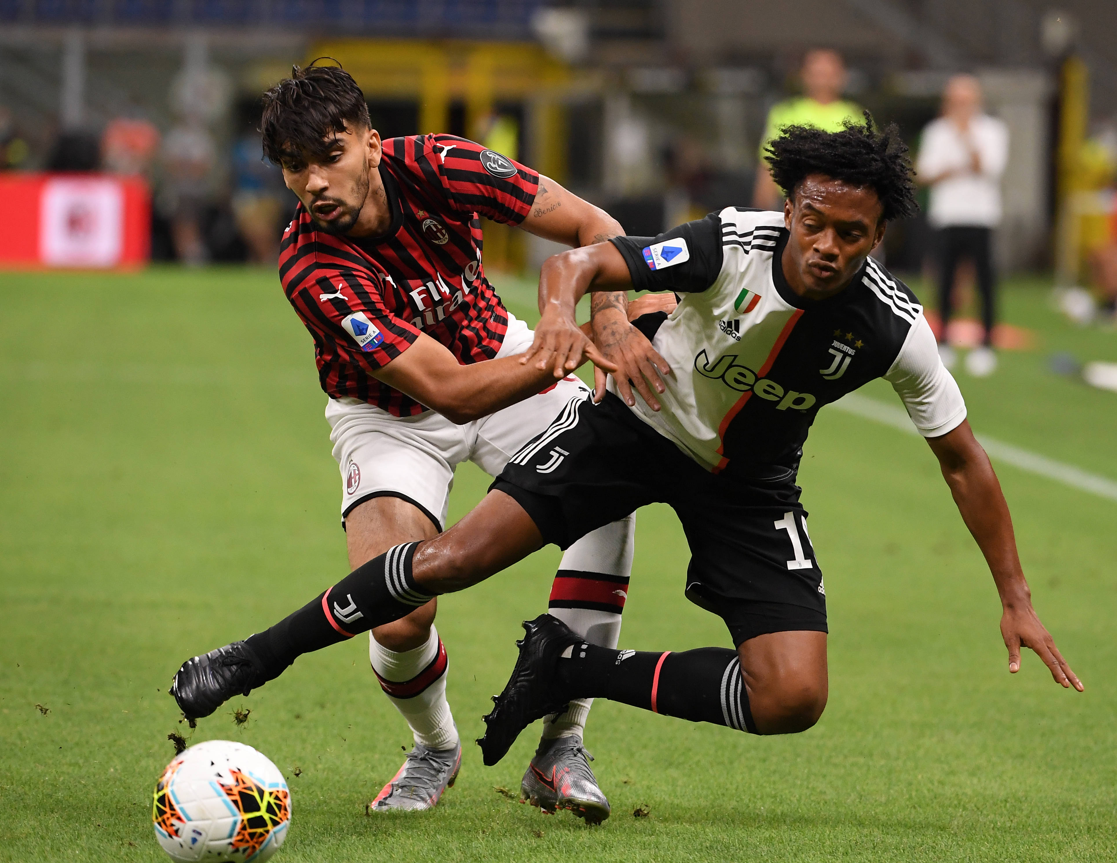 成撞墙配合 成撞墙配合